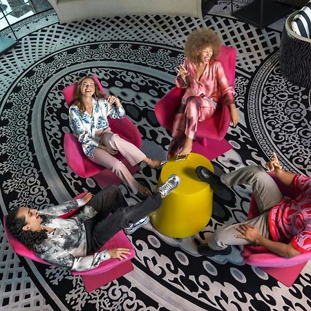 ดับเบิลยู มัสกัต Hotel ภายนอก รูปภาพ The 2018–19 season of Project Runway was the first to feature a "Project Runway All Stars" spin-off.