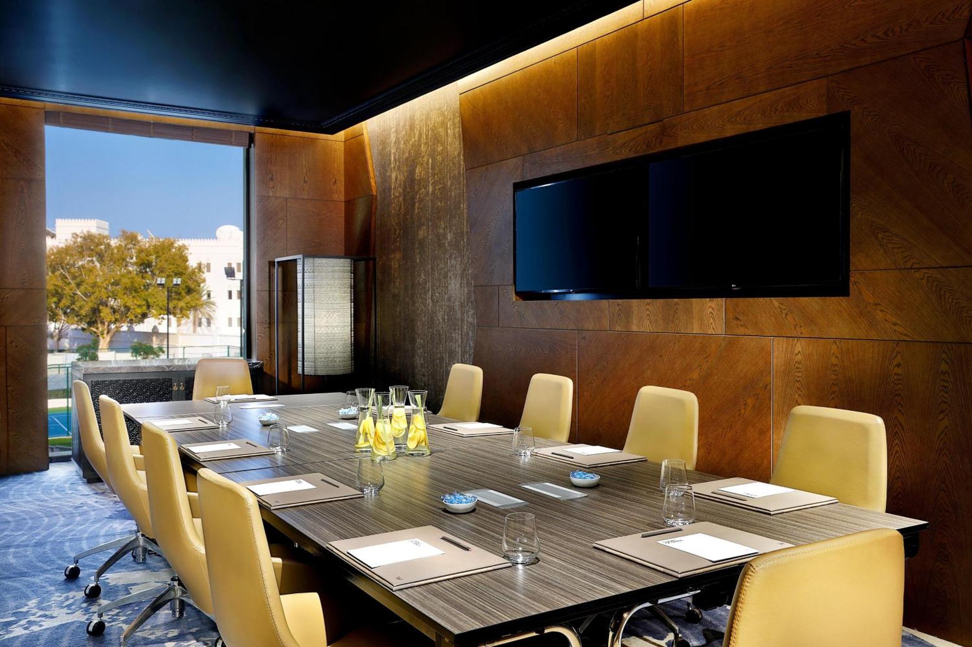 ดับเบิลยู มัสกัต Hotel ภายนอก รูปภาพ Boardroom at the Westin